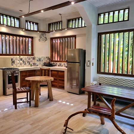Omega Tours Eco-Jungle Lodge La Ceiba Exterior foto